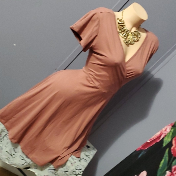 Stunning Creamy Musk Faux Wrap Top Dress - Picture 3 of 8